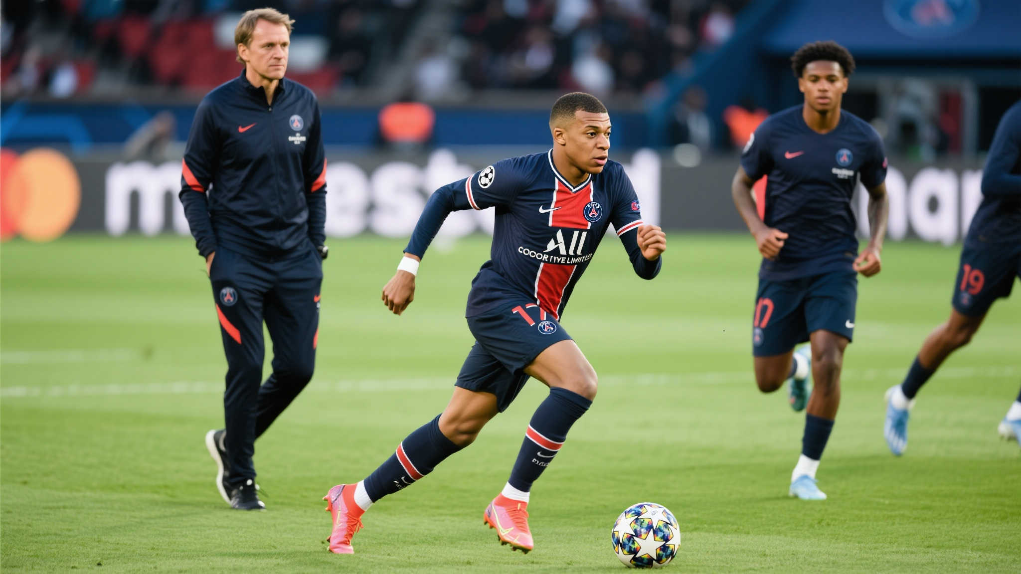 朗尼克:球员可签年龄集中在17至20岁,24岁已过黄金期 朗尼克:球员可签年龄集中在17至20岁,24岁已过黄金期